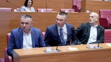 'Karte seksalice' užarile sjednicu Sabora, Mlinarić: Recite svojim bubnjarima nek' odu kod Hamasa