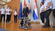 Milanović primio mlade robotičare koji će nas predstavljati na natjecanju u Panami