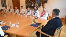 Milanović s predstavnicima Hrvatskog kuharskog saveza i pobjednicima natjecanja
