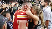 Taylor Swift nikad nije bila romantičnija: Svom zaručniku posvetila stihove vrijedne suza
