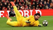 Liverpool uoči dva velika derbija ostao bez golmana