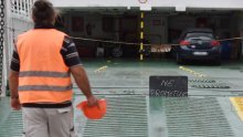 Nesreće na autocestama i vjetar otežavaju promet: Neki trajekti i katamarani ne voze