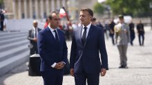Pala francuska vlada! Novi premijer neočekivano dao ostavku