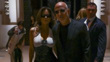 Lauren Sanchez i Jeff Bezos ne odustaju: Modno su se uskladili i za reviju Chanela
