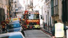 Čule se eksplozije u Parizu, izgorio kombi kraj ureda premijera