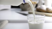 Ne bacajte mlijeko s isteklim rokom: Iskoristite ga - za biljke