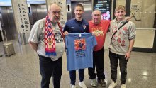 Kramarića u Pragu dočekala 'posebna delegacija'. Rijetko tko to u Hrvatskoj ima