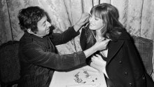 Proslavila ga je Jane Birkin, a ovaj klasični kaput sada krasi police Zare