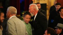 Najnježiji prizor komemoracije: Merlinov poljubac unuku Halida Bešlića