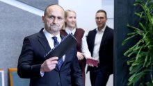 Anušić: Obvezni ročnici u vojarnama od siječnja, produžit ćemo vojni rok bude li potrebno