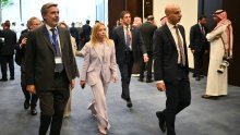 Meloni dobro pristaju pastelni tonovi, a elegantne cipele ukrale su show