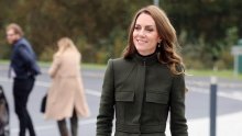 Izvukla jedan od omiljenih kaputa iz ormara: Kate Middleton oduševila u vojnom chic izdanju