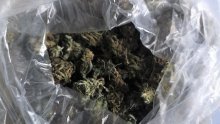Kod dilera u Orehovici pronađeno više od 6,5 kg marihuane i oružje