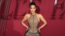 Kim Kardashian izazvala senzaciju u spektakularnoj haljini na premijeri