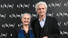Poznati na premijeri: Darko Rundek se pojavio u društvu partnerice Sande koju rijetko vidimo