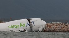 Boeing 747 otklizao s piste, udario u vozilo pa pao u more i potonuo: Ima mrtvih