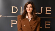 Zvijezda 'Sjena prošlosti' ukrala je show u atraktivnoj suknji hit boje