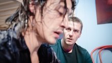 Od velikog romana Buljan je napravio veliku predstavu: 'Max, Mischa i ofenziva Tet' je tri i pol sata čistog užitka