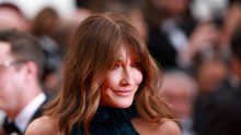 Majčinska nježnost: Carla Bruni kćeri uputila poruku podrške i ponosa