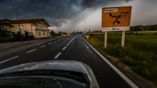 Kaos u Slavoniji zbog oluje: Tisuće ostalo bez struje