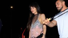 Boho chic raskoš: Dakota Johnson sve je oduševila u prozirnoj haljini