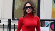 Victoria Beckham ne može se zasititi ovih hlača koje laskaju svakoj figuri