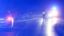 Teška nesreća u Zagrebu: Troje ljudi ostalo zarobljeno u autu