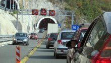 Zbog nesreće u tunelu Škurinje problemi na autocesti A7: U prekidu katamaran Zadar-Pula