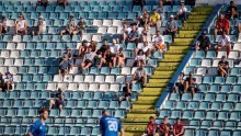 Nevjerojatna situacija u Zadru: Odvjetnica počupala stolice i semafor sa stadiona
