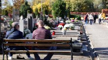 Poruke mira i nade: Evo kako su izgledala gradska groblja na blagdan Svih svetih