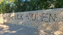 FOTO Sramotan antisemitski grafit na šetnici u Makarskoj
