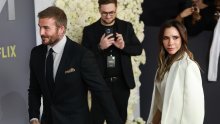 'Procurile' fotografije: Evo kako je i s kim Beckham proslavio svoju titulu viteza