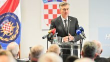 Plenković: Mene SDP stavlja na kukasti križ. Prosvjed Torcide? Trebaju se zapitati zbog čega prosvjeduju