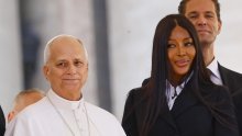 Oličenje elegancije: Naomi Campbell zadivila izdanjem na susretu s Papom
