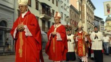 'Ni novi papa neće učiniti hrvatske biskupe skromnijima'