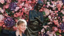 Legendarna Bridget Jones dobila svoj kip u Londonu