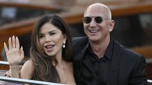 Jeff Bezos i Lauren Sánchez novi su donatori Met Gale; već se svi sprdaju s njima