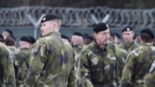 Švedsku vojsku brinu Rusi, traže Vladu dugometno oružje