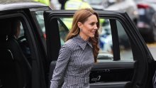 Stoji joj kao salivena: Kate Middleton zadivila u efektnoj haljini iz ormara