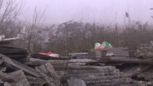 Ekološka bomba u Lončarevu: Uz kuće odloženo 50 tona azbesta