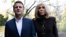 Brigitte Macron u najpoželjnijoj nijansi godine: Ovaj stajling definicija je francuskog chica