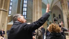 [FOTO] Plenković obišao obnovljenu unutrašnjost zagrebačke katedrale