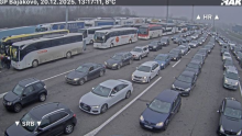 Gužve na cestama, na Bajakovu se čeka sedam sati