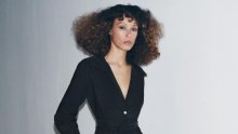 Laskava i elegantna: Zara ima haljinu koja slavi ženstvenost i pristaje apsolutno svima