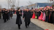 Kim Jong Un s kćeri razgledao otvaranje hotela, nahvalio je gospodarski rast svoje zemlje
