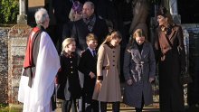 Kate Middleton i princeza Charlotte u savršeno usklađenim stajlinzima u hit nijansi