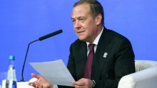 Medvedev nastavlja divljačko vrijeđanje Zelenskog: 'Njegovo truplo treba izložiti'