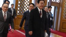 Južnokorejski predsjednik s više od 200 ljudi stigao u Kinu