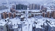 FOTO Sarajevo zatrpano snijegom, ženu ubilo stablo