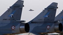 Napad na kopnenu vojsku i prepucavanja oko NATO-a